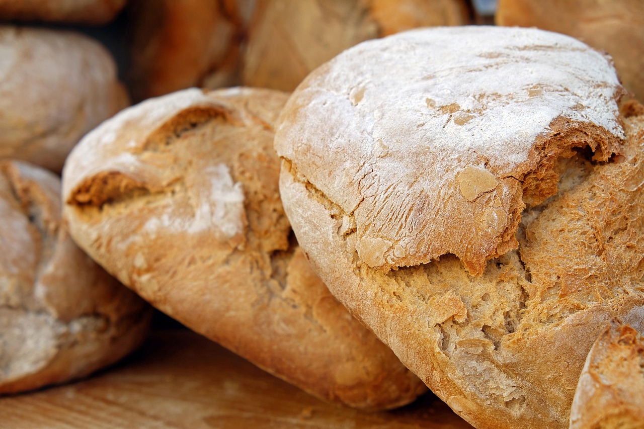 entdecken sie tipps und rezepte für perfektes brotbacken zu hause. lernen sie verschiedene techniken und genießen sie frisch gebackenes brot.